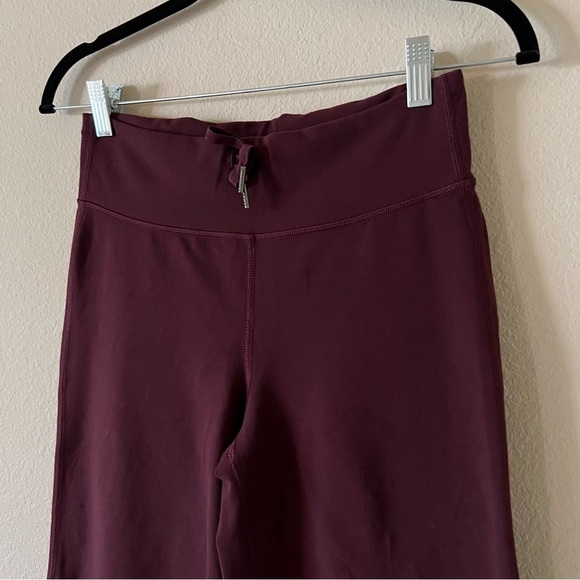 LULULEMON Relaxed Fit Crop Burgundy Pants, size 4 - Picture 8 of 15